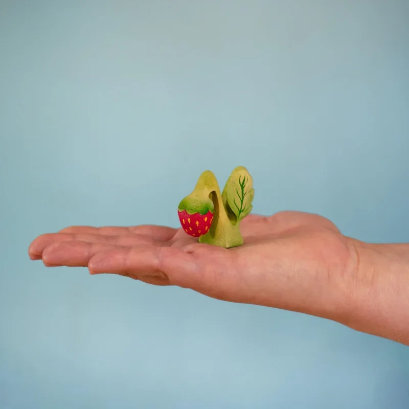 PRE-ORDER Strawberry Plant - Image 2